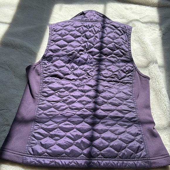 L.L.Bean Plum Quilted Lightweight Vest – Size XS | Cozy Layers | Fall Winter - Picture 5 of 8